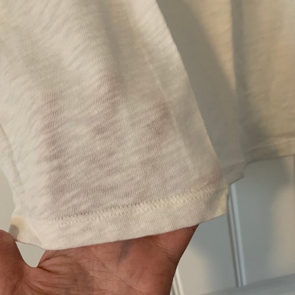 NWT GAP White T-Shirt - Picture 3 of 5